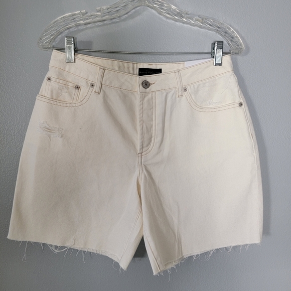 House of Harlow 1960 Pants - NWT House of Harlow 1960 high rise mom bermuda short.